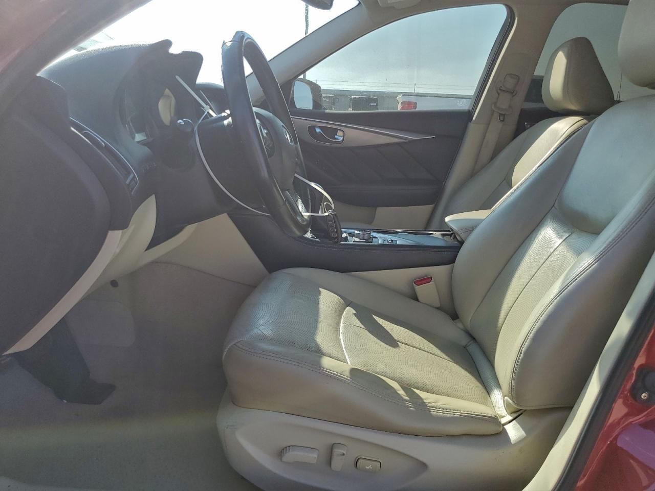 2015 Infiniti Q50 Base VIN: JN1BV7AP4FM330758 Lot: 93270585