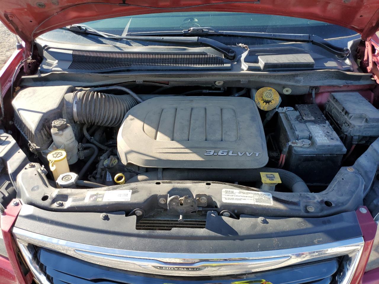 2015 Chrysler Town & Country S VIN: 2C4RC1HG0FR618620 Lot: 92331895