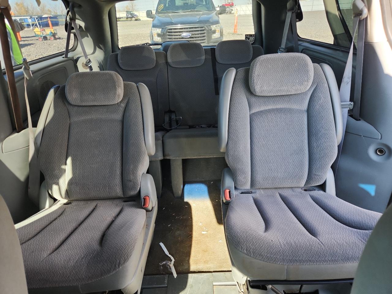 2006 Chrysler Town & Country Lx VIN: 2A4GP44R36R794737 Lot: 92612625