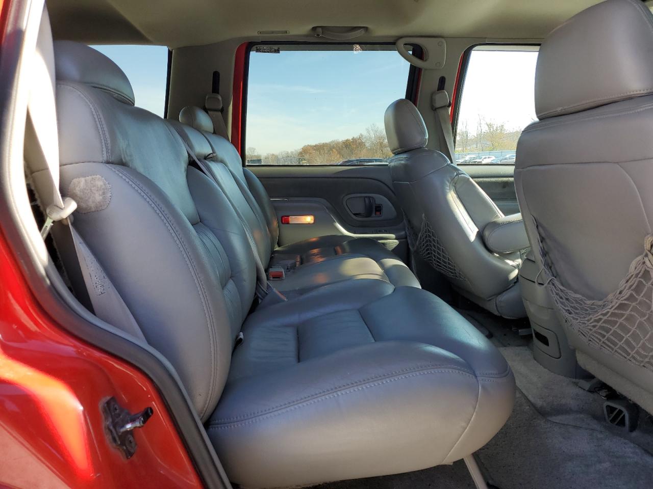 1998 Chevrolet Tahoe K1500 VIN: 1GNEK13R9WJ338779 Lot: 92283525