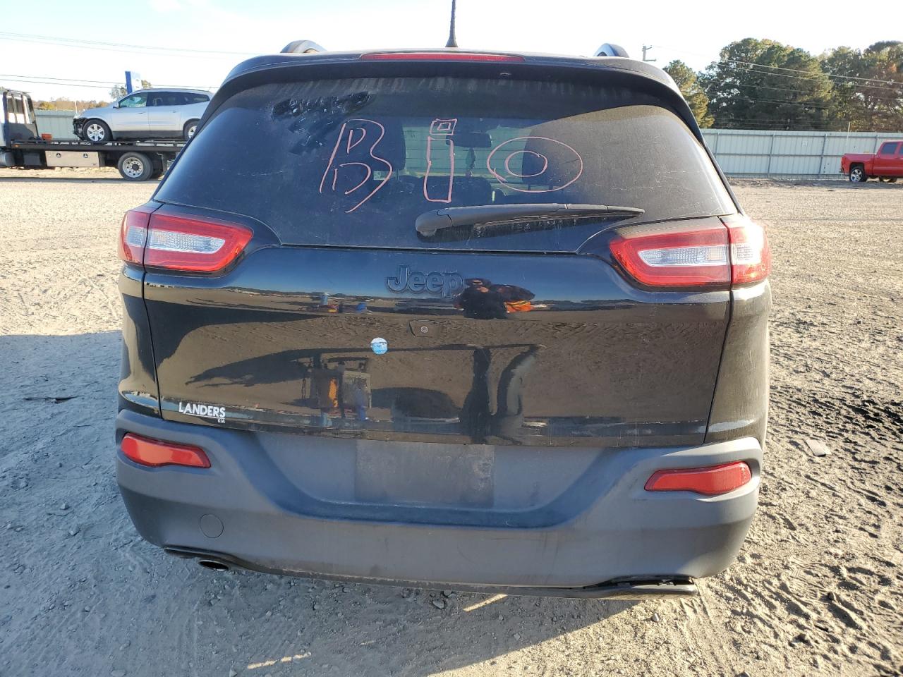 2018 Jeep Cherokee Latitude VIN: 1C4PJLCB1JD544947 Lot: 92376585