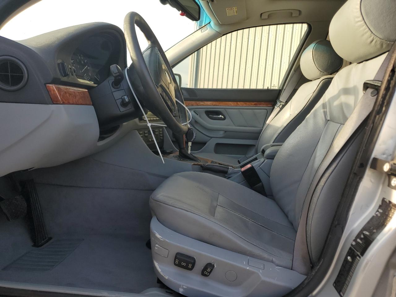 2000 BMW 528 I Automatic VIN: WBADM6347YGU29899 Lot: 92354735