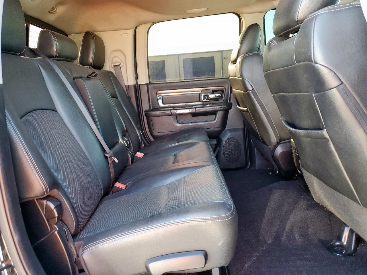 2015 Ram 2500 Laramie VIN: 3C6UR5NJ0FG553863 Lot: 92711235