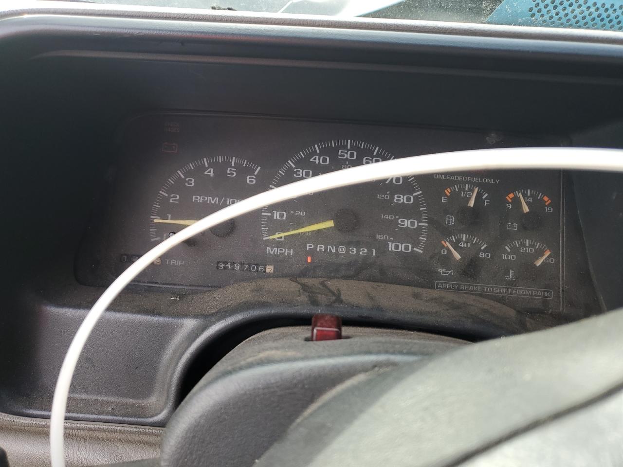 1998 GMC Sierra C1500 VIN: 1GTEC19RXWE505852 Lot: 92768185