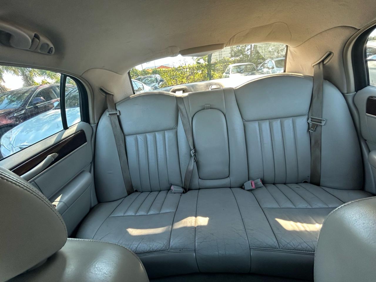 2006 Lincoln Town Car Signature VIN: 1LNHM81W16Y619107 Lot: 93138145