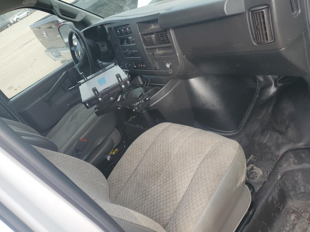 2020 Chevrolet Express G2500 VIN: 1GCWGAFGXL1209647 Lot: 93040655