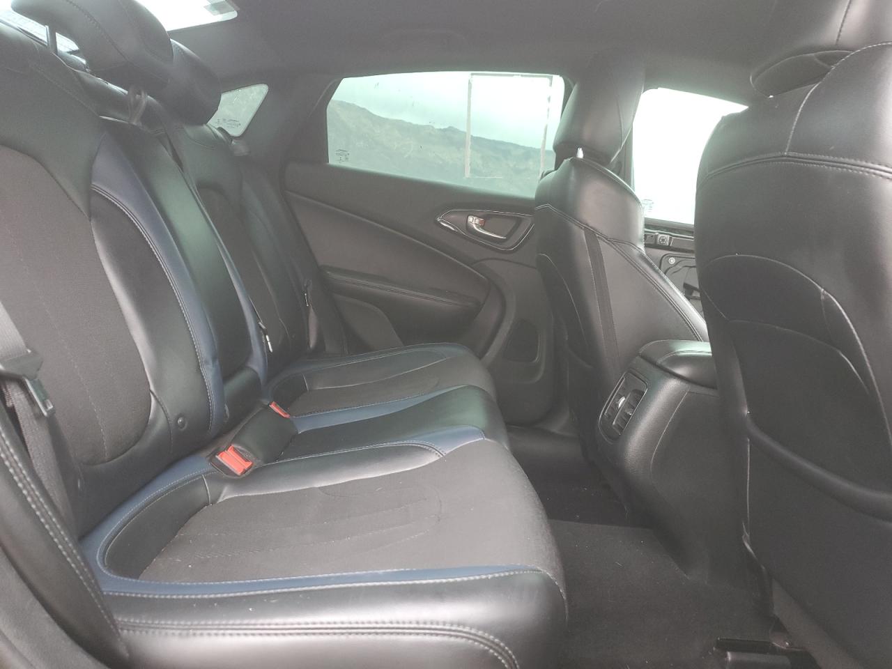 2015 Chrysler 200 S VIN: 1C3CCCBG5FN527094 Lot: 92109775