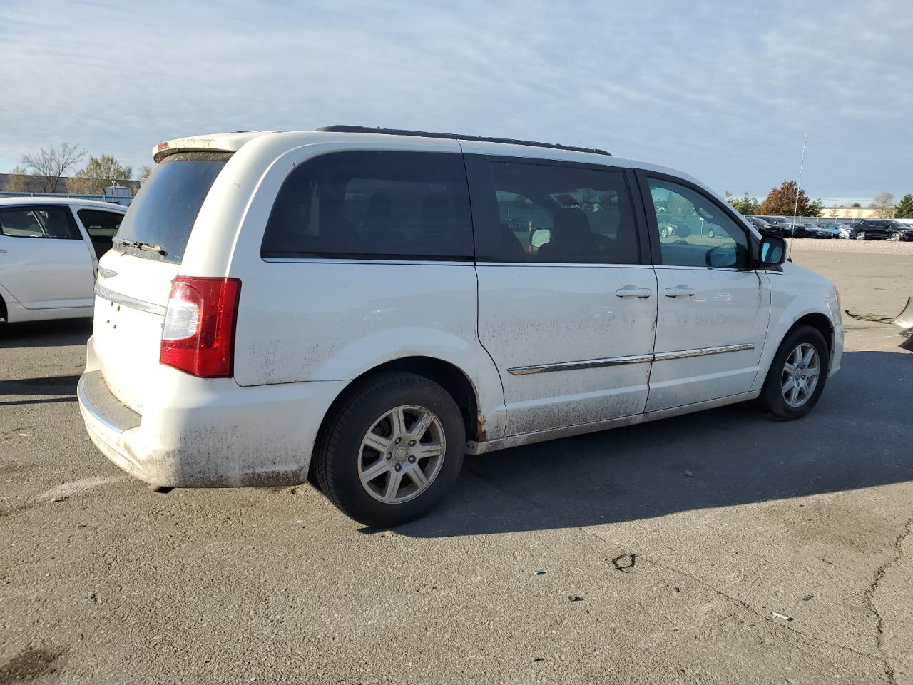 2001 Chrysler Town & Country Touring L VIN: 2A4RR8DG0BR703300 Lot: 92622155