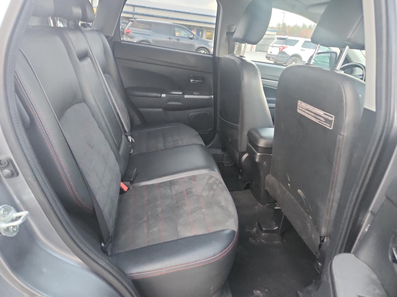 2018 Mitsubishi Outlander Sport Es VIN: JA4AR3AW7JZ032630 Lot: 90509495