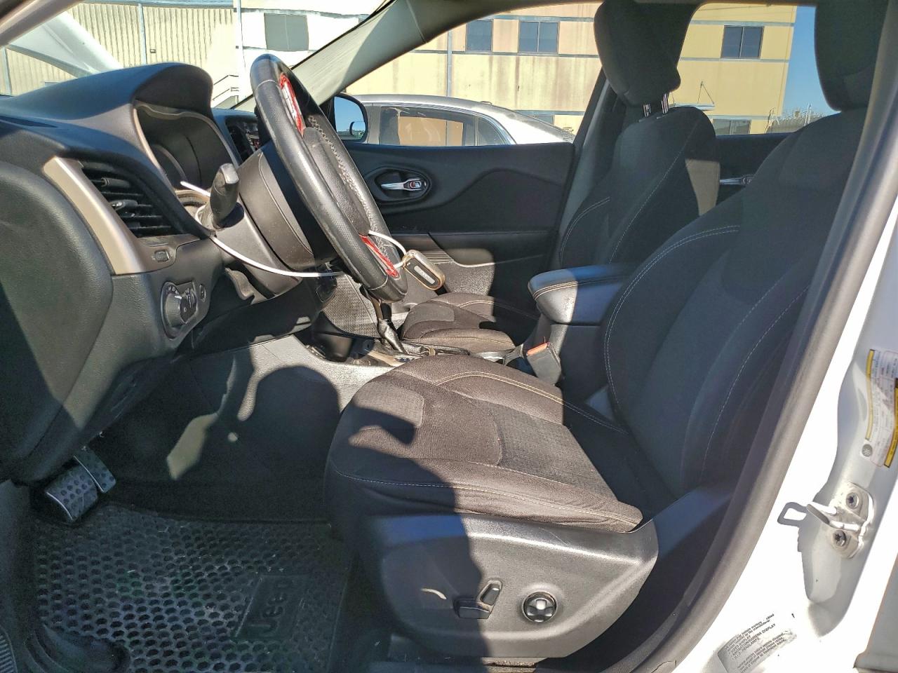 2016 Jeep Cherokee Latitude VIN: 1C4PJLCS9GW189832 Lot: 91358225