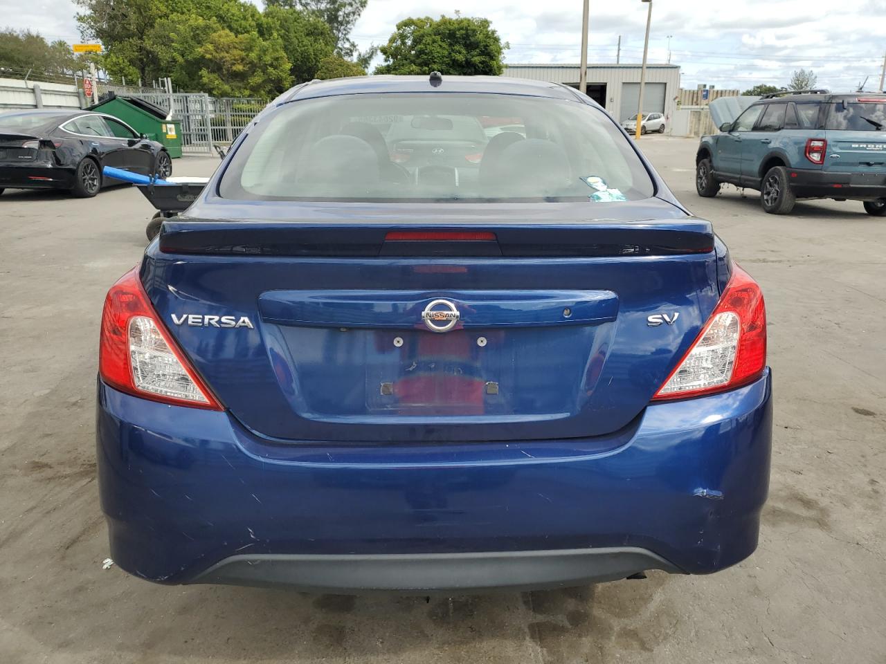 2019 Nissan Versa S VIN: 3N1CN7AP8KL869781 Lot: 92643365