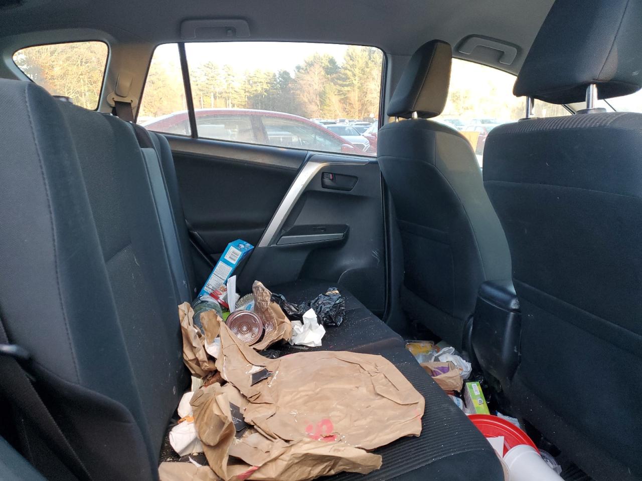 2018 Toyota Rav4 Le VIN: JTMBFREV5JJ248658 Lot: 93461625