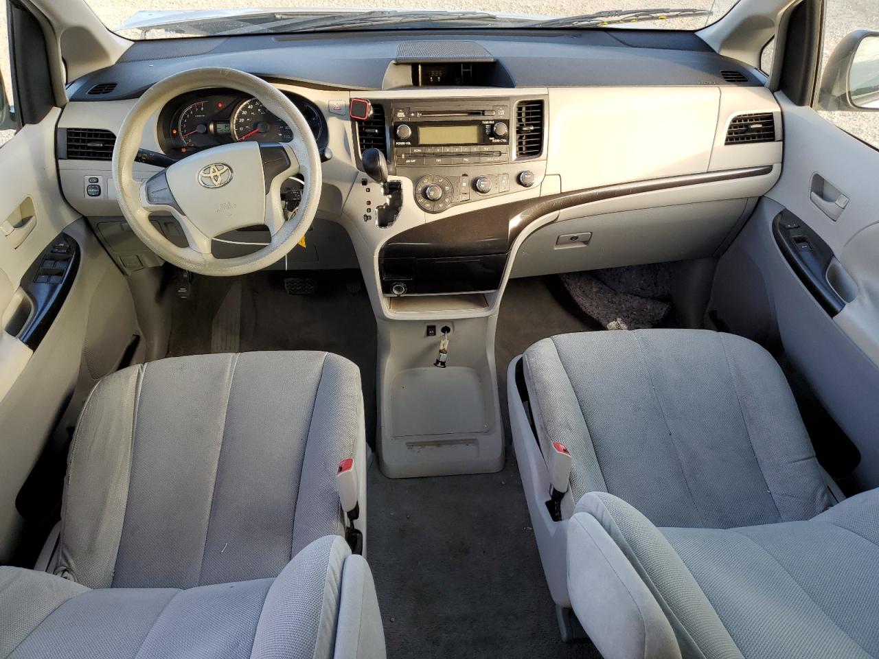 2011 Toyota Sienna VIN: 5TDZK3DC9BS040018 Lot: 92837365