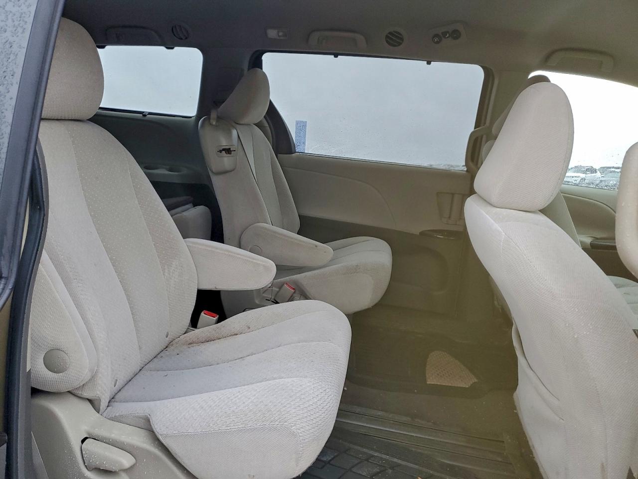 2011 Toyota Sienna Le VIN: 5TDKK3DC2BS004785 Lot: 92495865