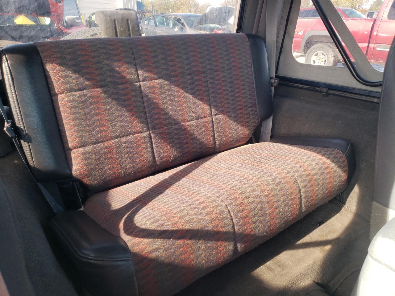 2000 Jeep Wrangler / Tj Se VIN: 1J4FA29P8YP803896 Lot: 90985115