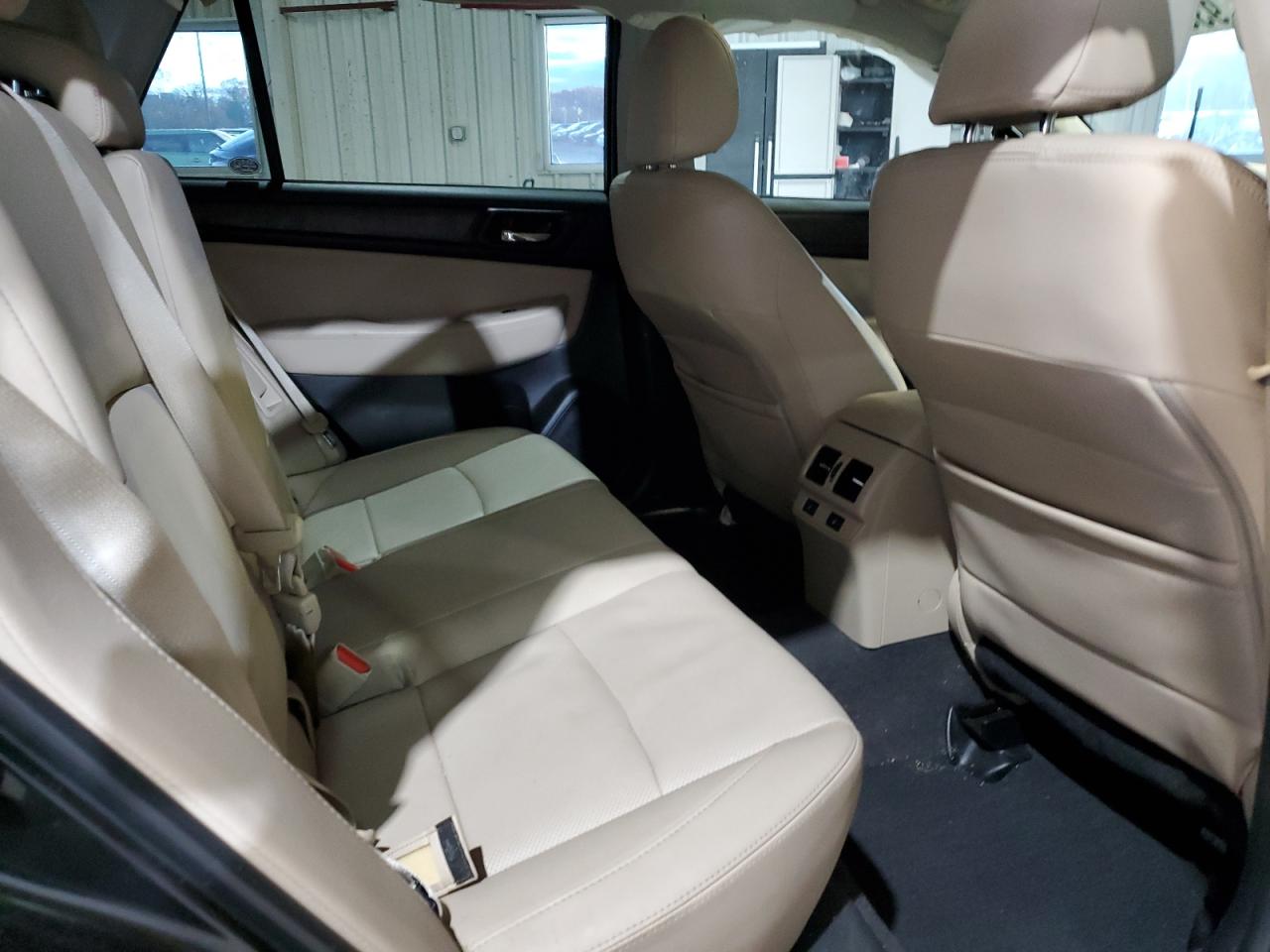 2017 Subaru Outback 3.6R Limited VIN: 4S4BSENC2H3390303 Lot: 93556315