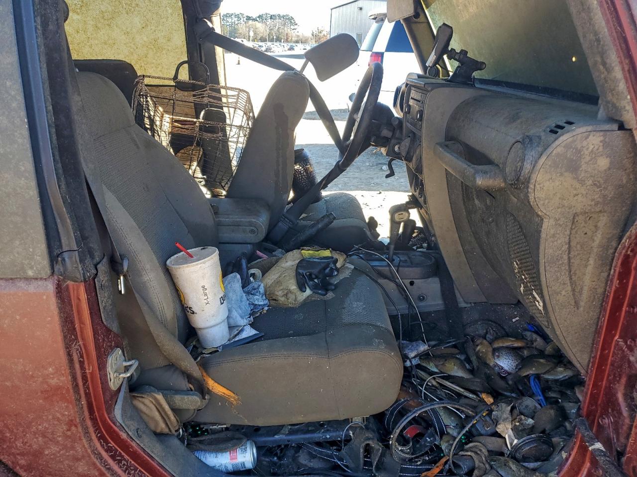 2007 Jeep Wrangler Sahara VIN: 1J4FA54147L224186 Lot: 94749075