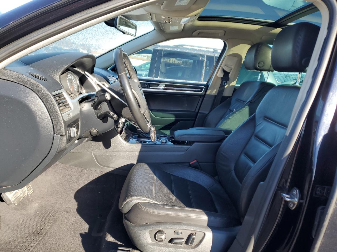 2016 Volkswagen Touareg Sport VIN: WVGEF9BP8GD001804 Lot: 91885205