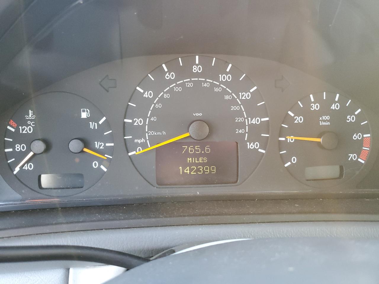 2003 Mercedes-Benz Clk 320 VIN: WDBLK65GX3T144205 Lot: 92627495