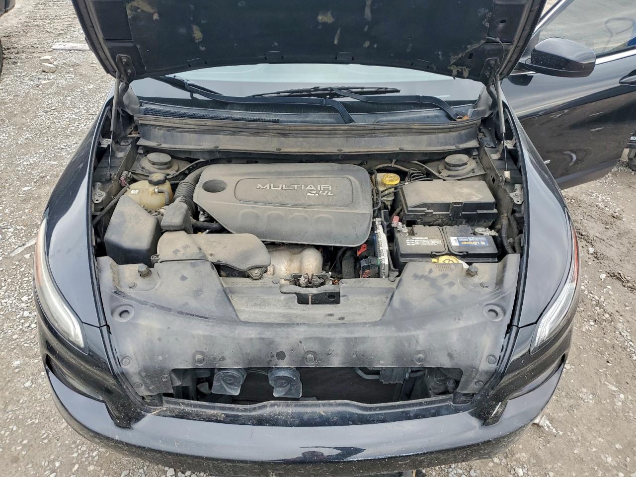 2015 Jeep Cherokee Latitude VIN: 1C4PJLCB1FW676781 Lot: 94166355