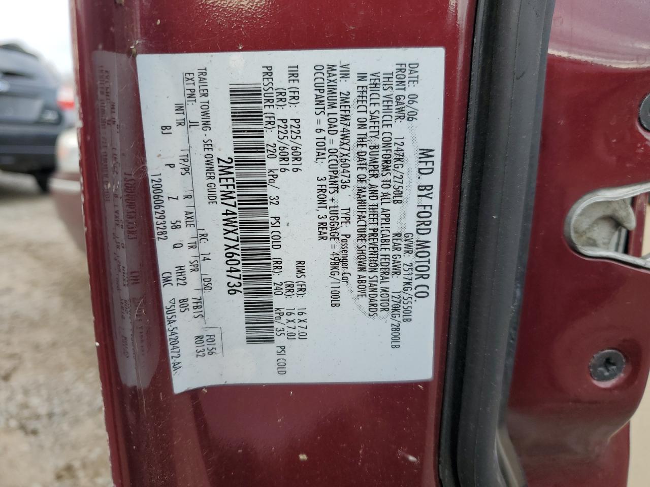 2007 Mercury Grand Marquis Gs VIN: 2MEFM74WX7X604736 Lot: 92181265