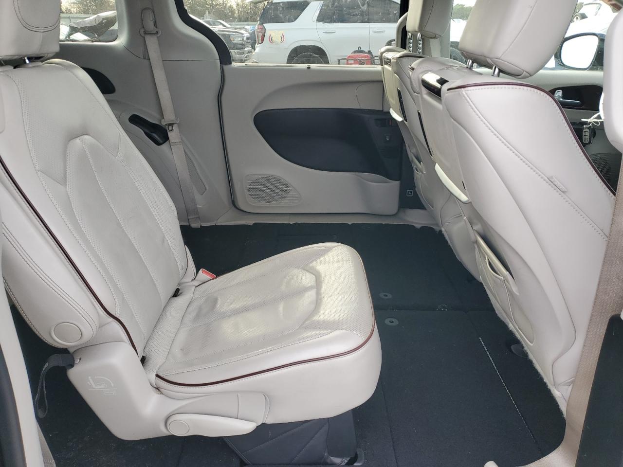 2018 Chrysler Pacifica Limited VIN: 2C4RC1GG3JR293813 Lot: 92403015