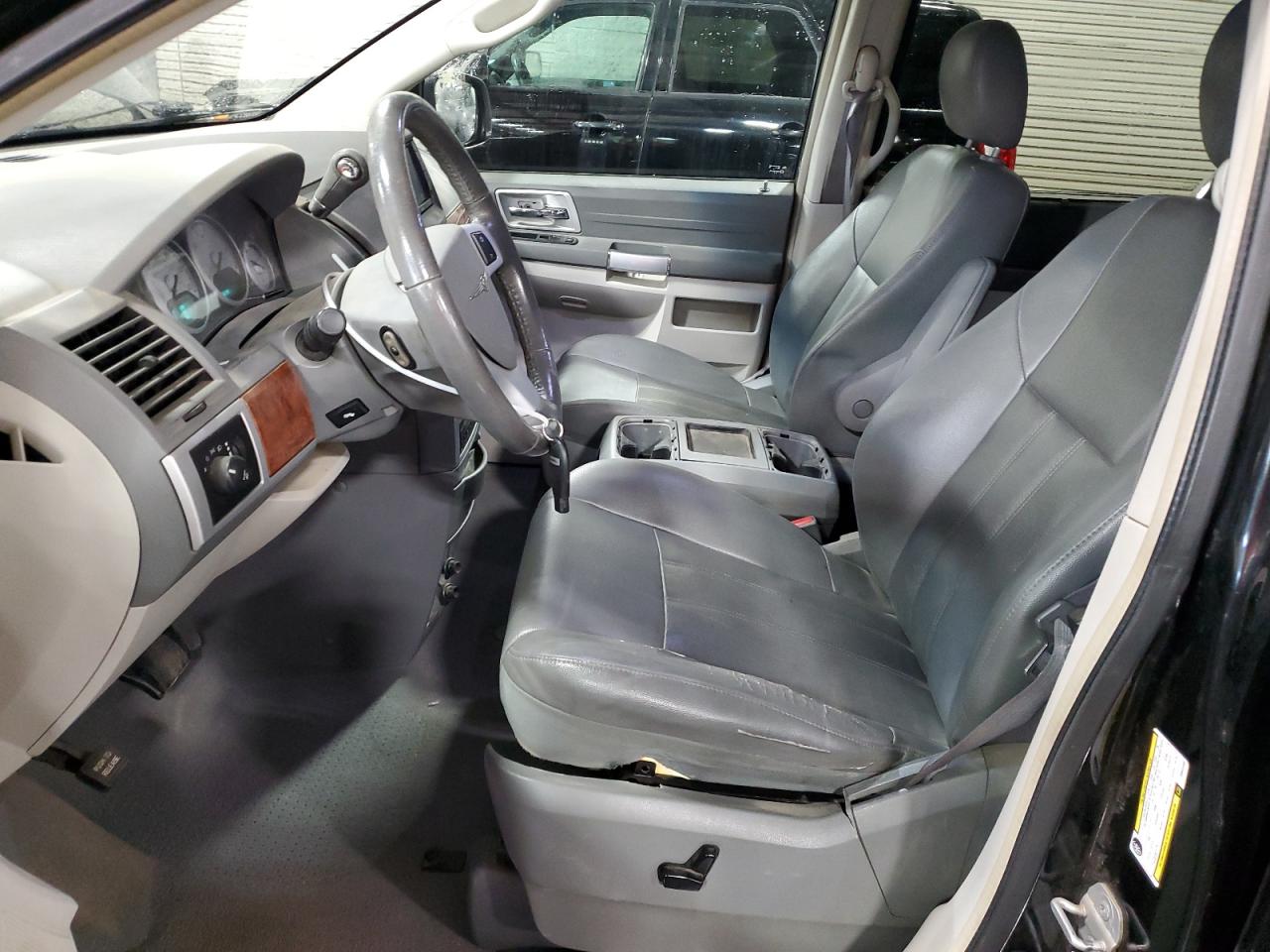 2008 Chrysler Town & Country Touring VIN: 2A8HR54P18R844460 Lot: 92385265