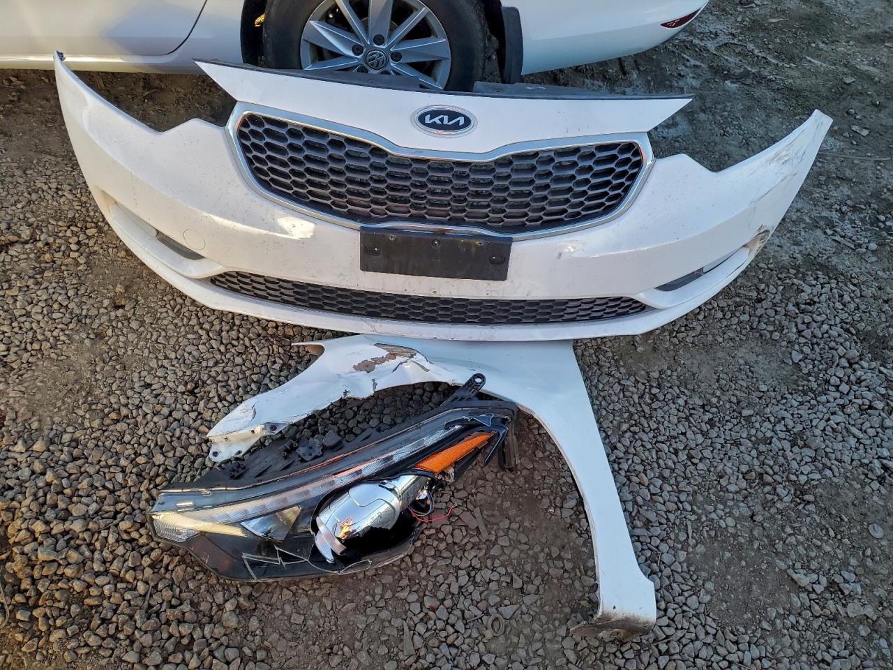 2016 Kia Forte Ex VIN: KNAFZ4A84G5615060 Lot: 94360275