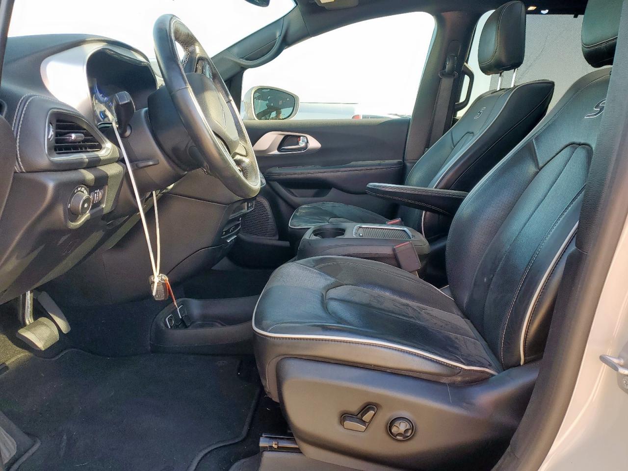 2019 Chrysler Pacifica Limited VIN: 2C4RC1GG8KR657533 Lot: 92257165