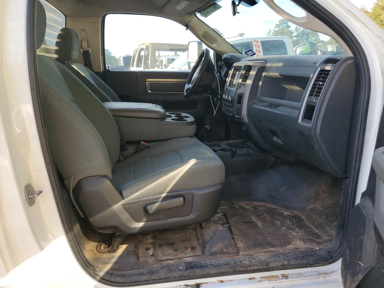 2017 Ram 3500 Utility / Service Truck VIN: 3C7WRTAL5HG684371 Lot: 91490515