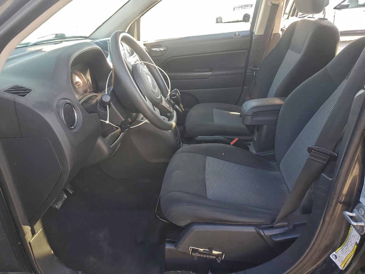 2016 Jeep Compass Sport VIN: 1C4NJDBB7GD551635 Lot: 93482015