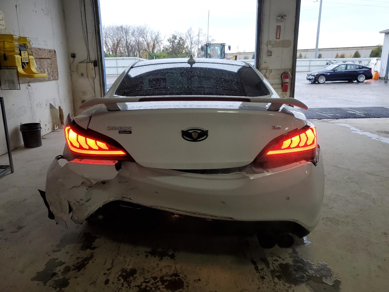 2015 Hyundai Genesis Coupe 3.8L VIN: KMHHU6KJ1FU126896 Lot: 91681065