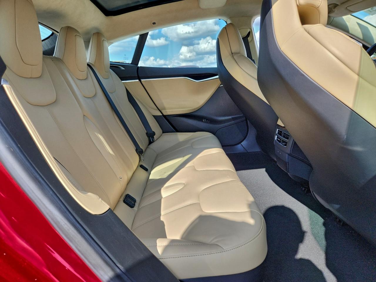 2017 Tesla Model S VIN: 5YJSA1E19HF209781 Lot: 92441675