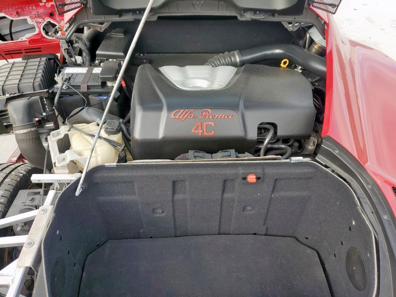 2015 Alfa Romeo 4C Launch Edition VIN: ZARBAAC41FM132492 Lot: 92379745