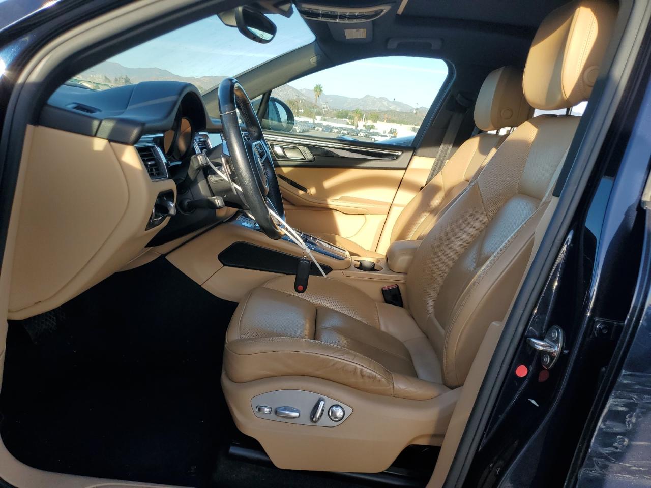 2018 Porsche Macan VIN: WP1AA2A57JLB02305 Lot: 92125185