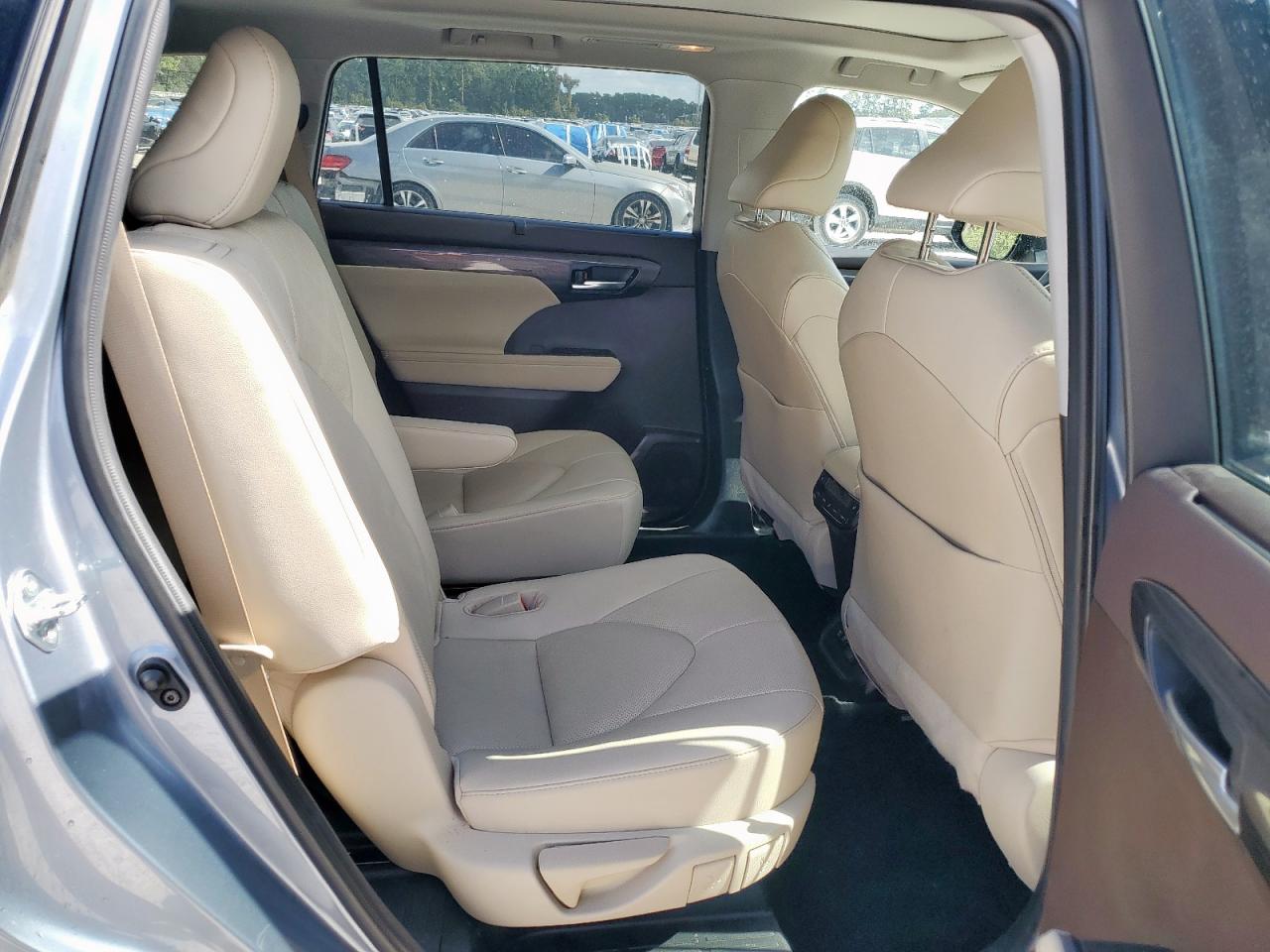2021 Toyota Highlander Platinum VIN: 5TDFZRAH3MS057272 Lot: 92601505