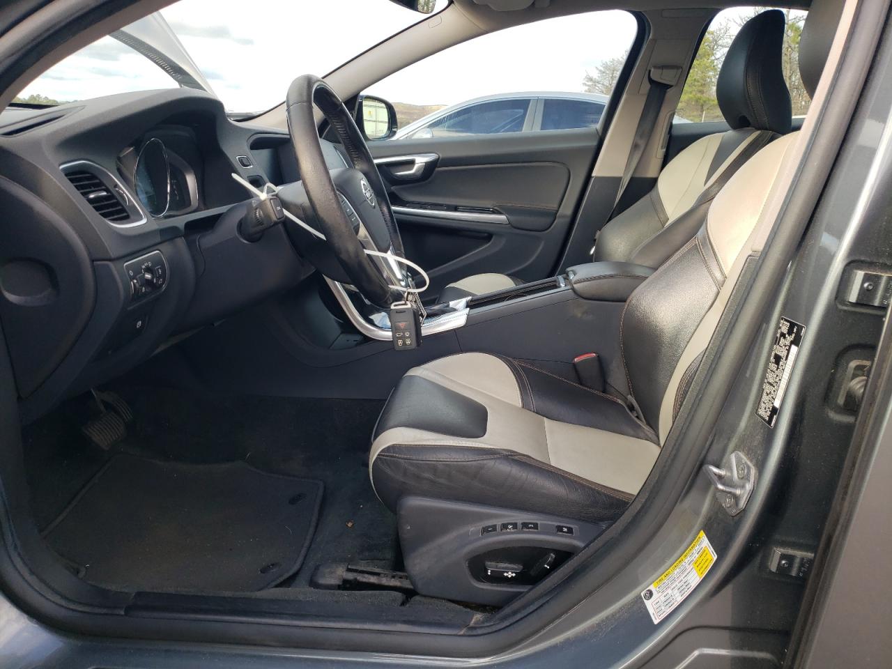 2016 Volvo S60 Cross Country T5 VIN: YV4612UM0G2001094 Lot: 92891915