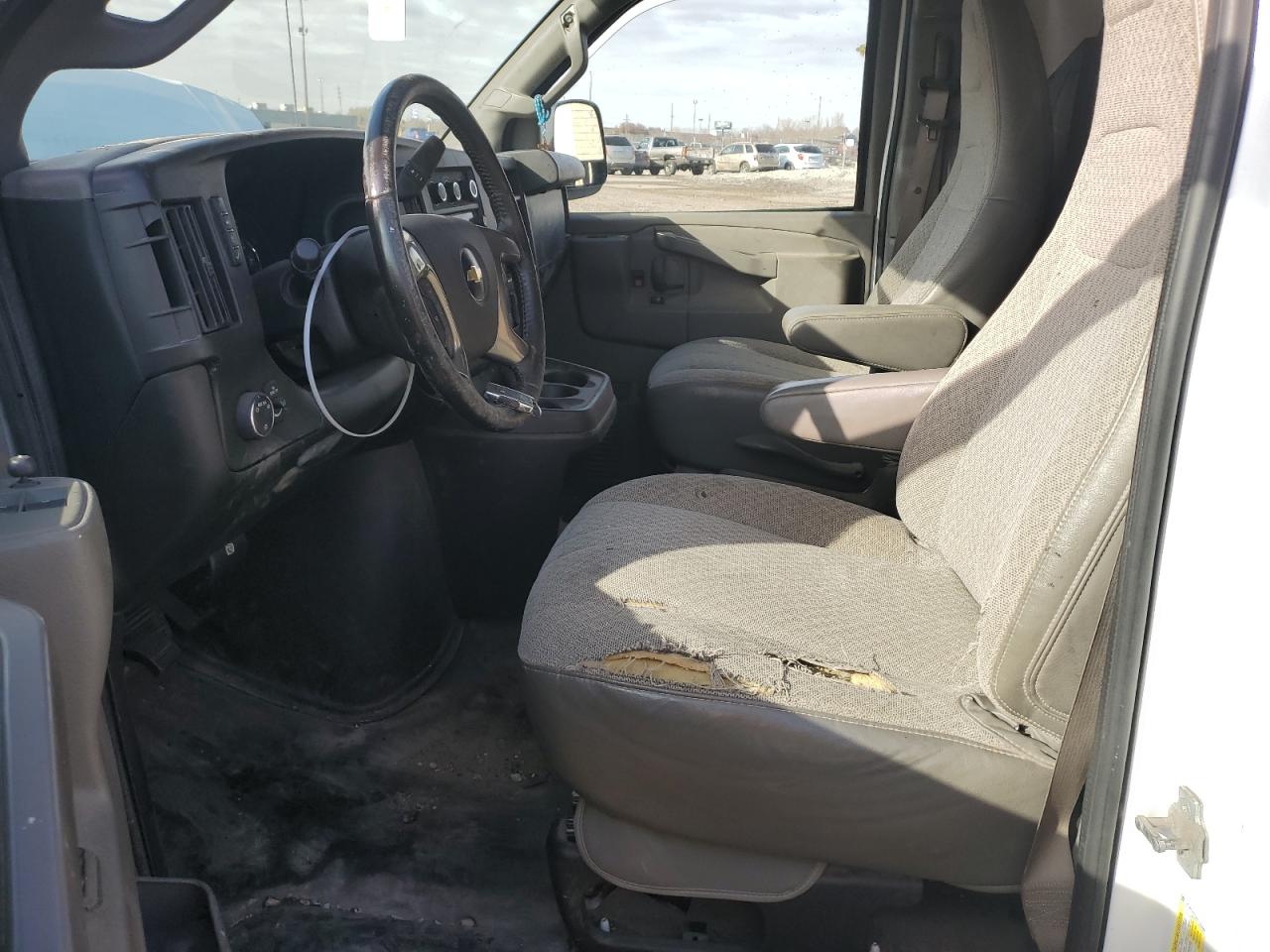 2019 Chevrolet Express G2500 Delivery Van VIN: 1GCWGAFG0K1326880 Lot: 93756115
