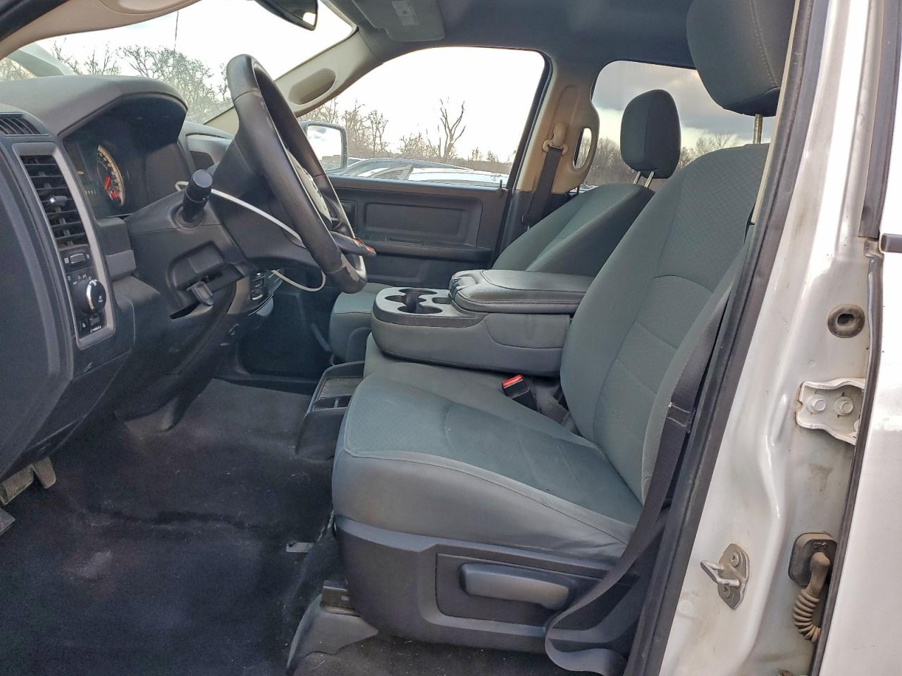 2017 Ram 1500 St VIN: 1C6RR7KT2HS517854 Lot: 93624585