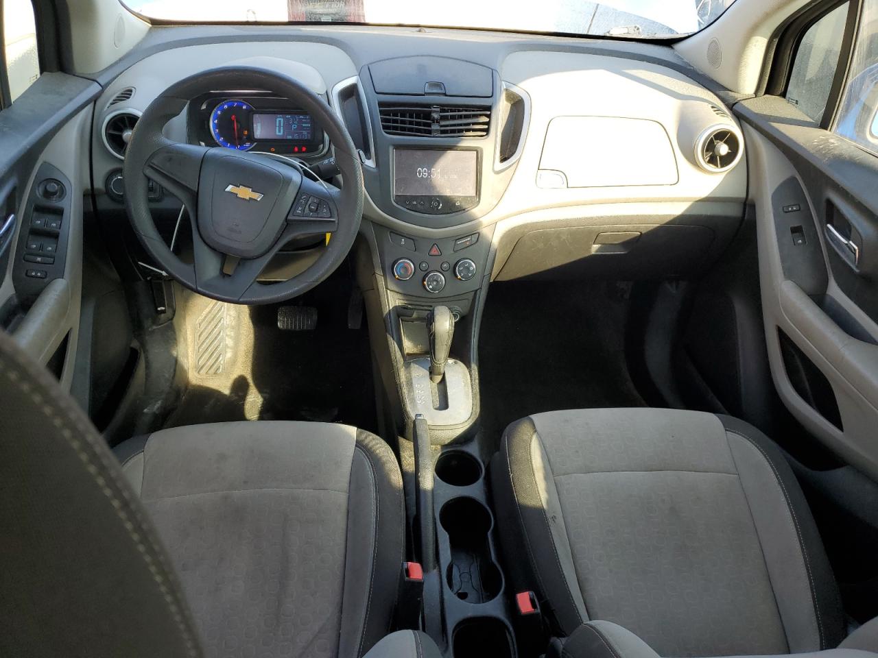 2016 Chevrolet Trax Ls VIN: KL7CJKSB0GB535412 Lot: 93169405