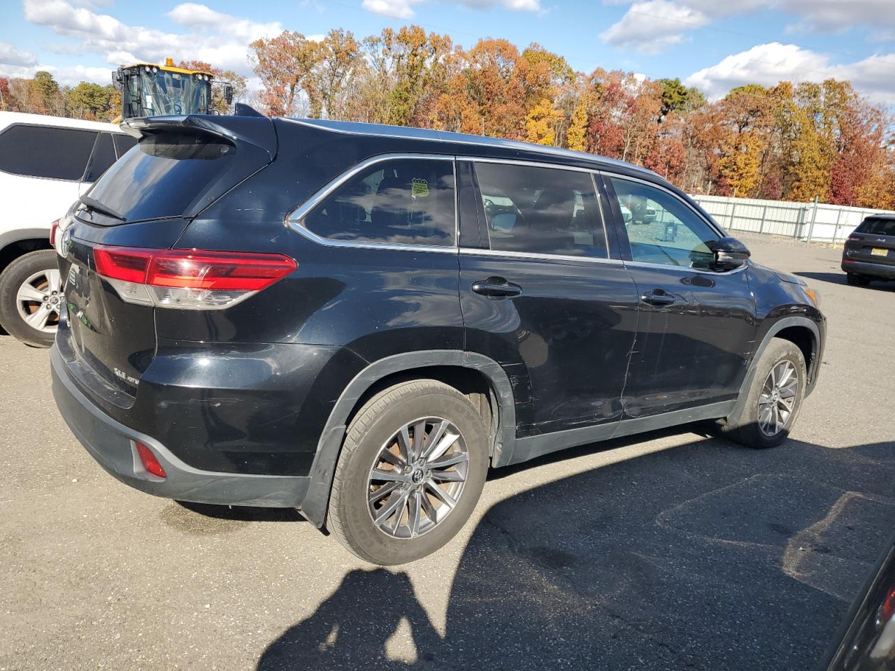 2019 Toyota Highlander Se VIN: 5TDJZRFH2KS621106 Lot: 91936825