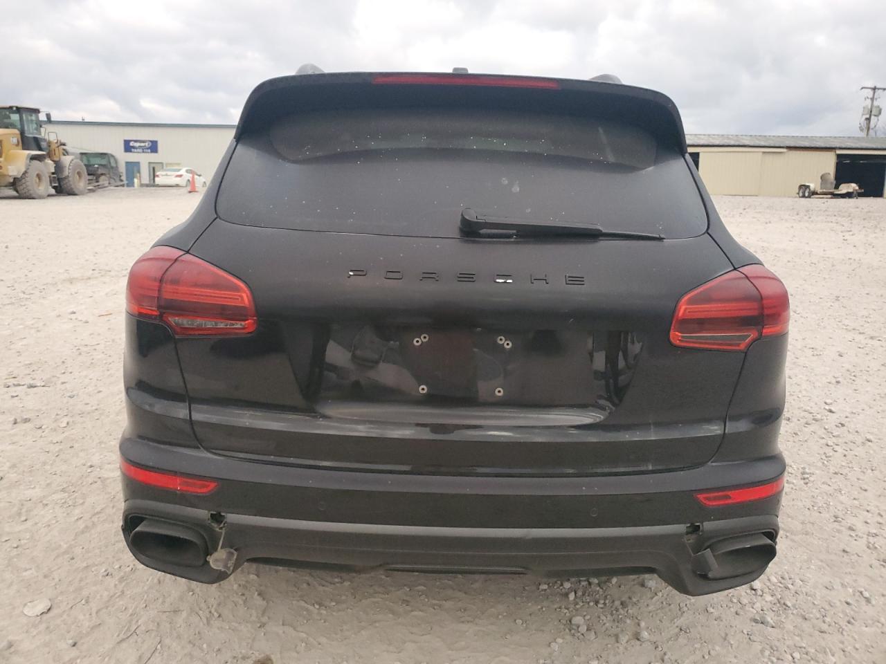 2017 Porsche Cayenne VIN: WP1AA2A25HKA89107 Lot: 92851395