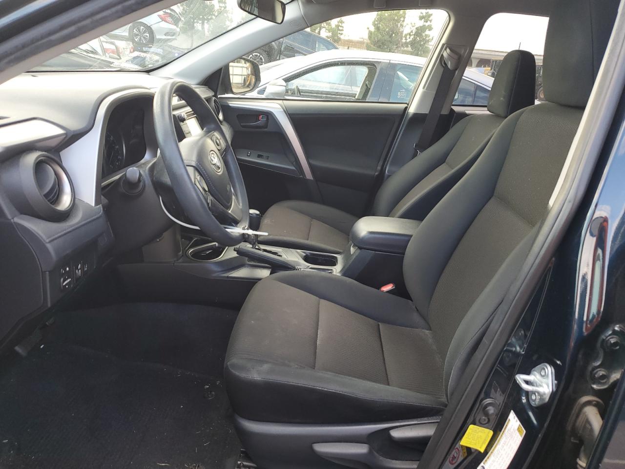 2017 Toyota Rav4 Le VIN: JTMZFREVXHJ133207 Lot: 93533345