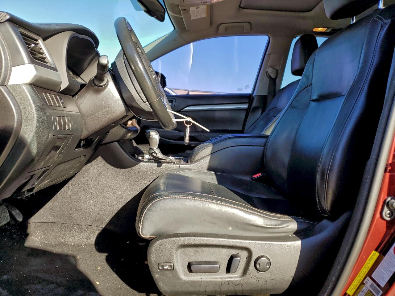 2014 Toyota Highlander Xle VIN: 5TDKKRFH7ES034297 Lot: 92032095