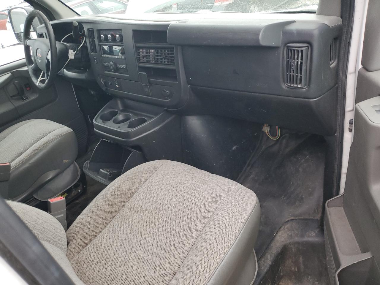 2015 GMC Savana G2500 VIN: 1GTW7FCF2F1120264 Lot: 82742285