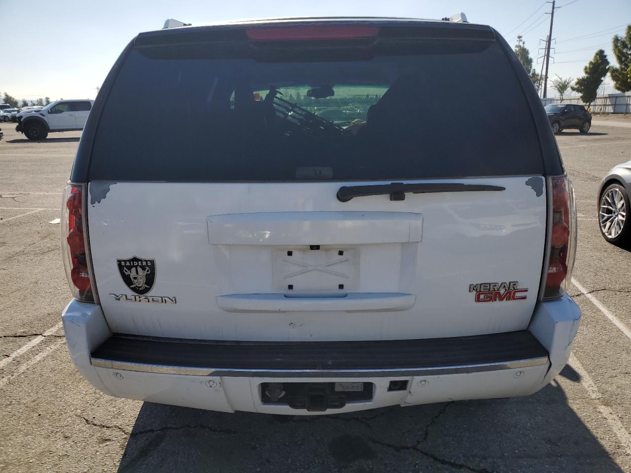 2007 GMC Yukon Denali VIN: 1GKFK63857J286395 Lot: 93274055