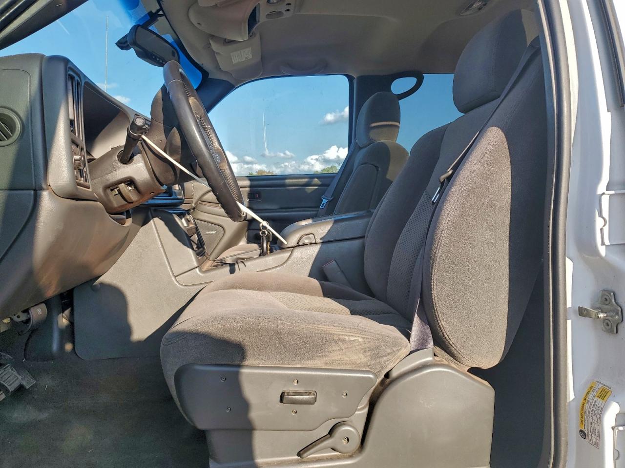 2006 Chevrolet Silverado C1500 VIN: 2GCEC13T461161215 Lot: 93954325