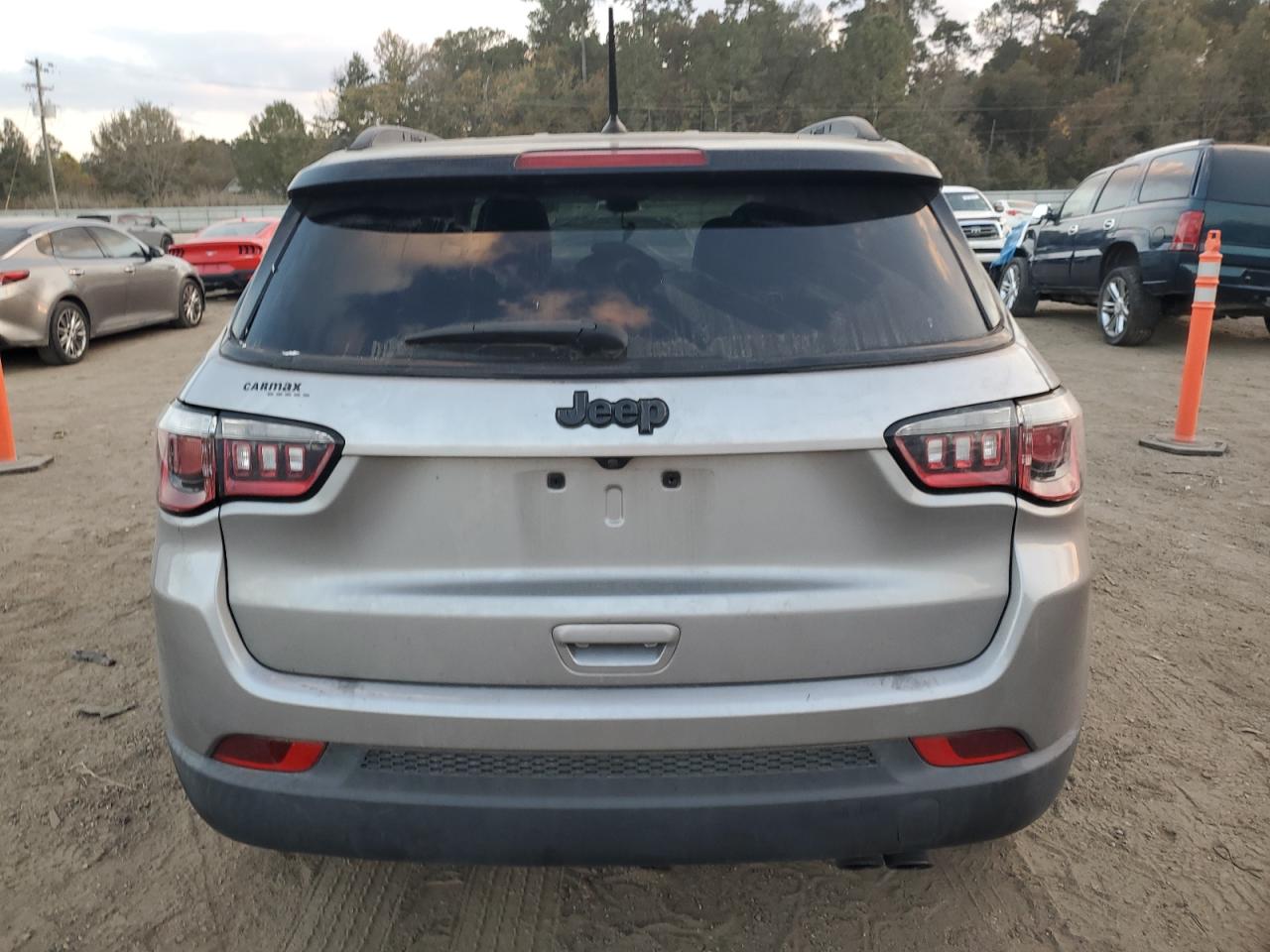 2018 Jeep Compass Latitude VIN: 3C4NJCBBXJT462153 Lot: 93336015