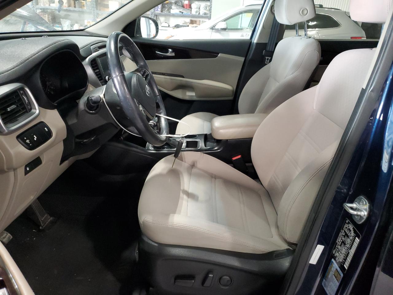 2019 Kia Sorento L VIN: 5XYPGDA38KG440975 Lot: 91731665