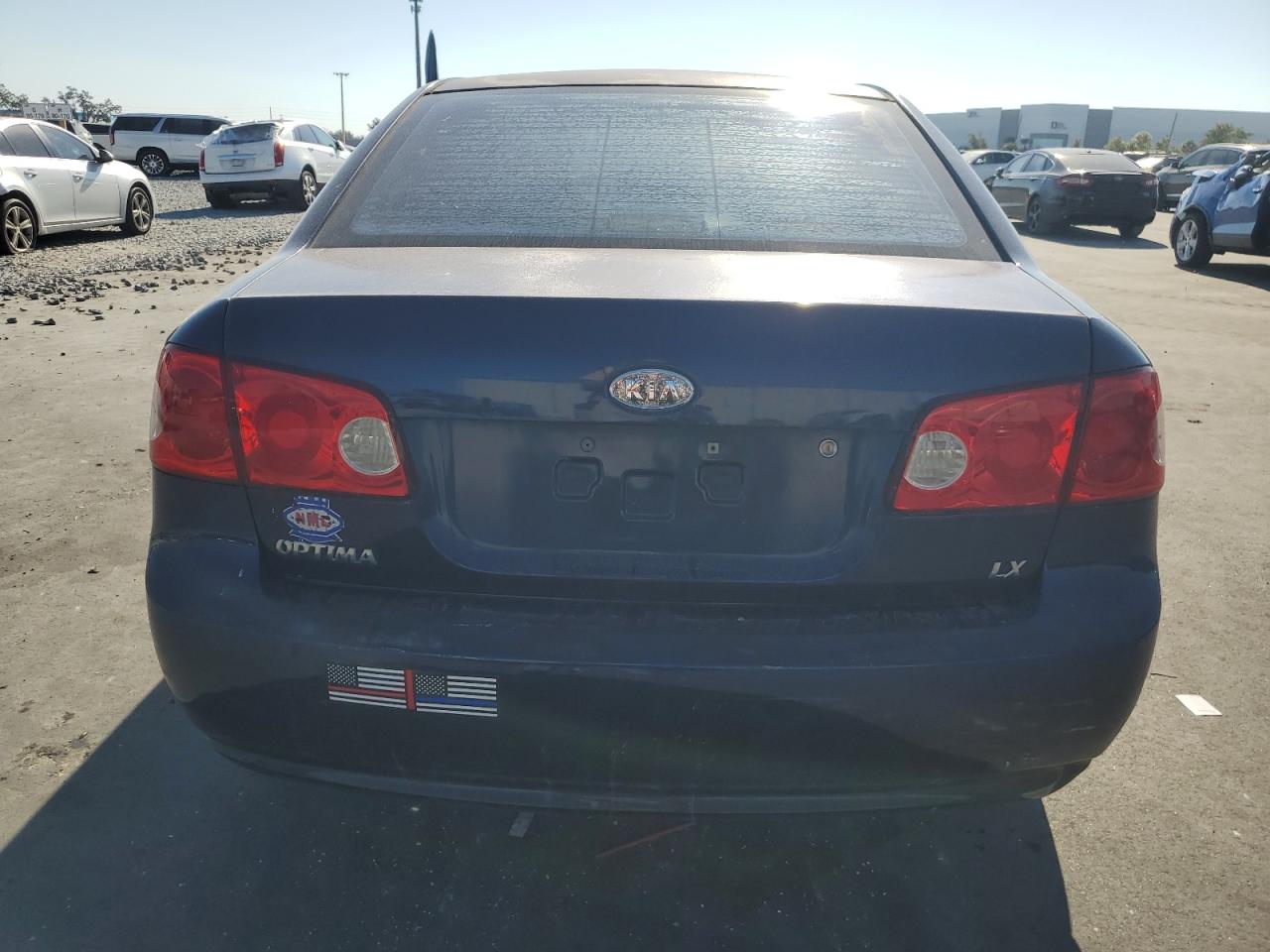 2007 Kia Optima Lx VIN: KNAGE123775127013 Lot: 93652225